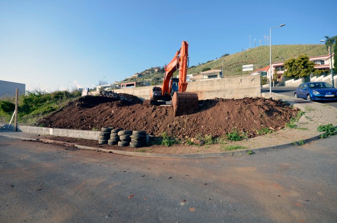 038 BEGIN CONSTRUCTION